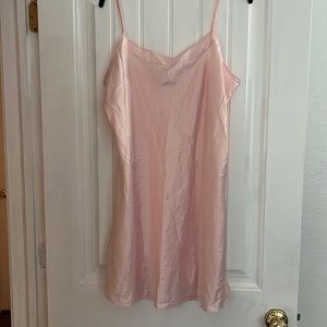 Cabernet silky nighty with spaghetti straps. Pink size  XL